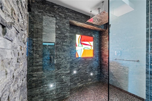 11273 S Lakecrest Dr, Olathe, KS 66061 - detailed view of a walk in shower
