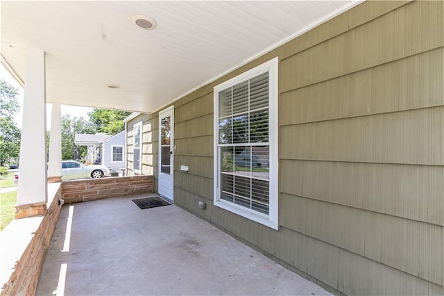 1306 W 29th St S, Independence, MO 64052 - view of covered porch