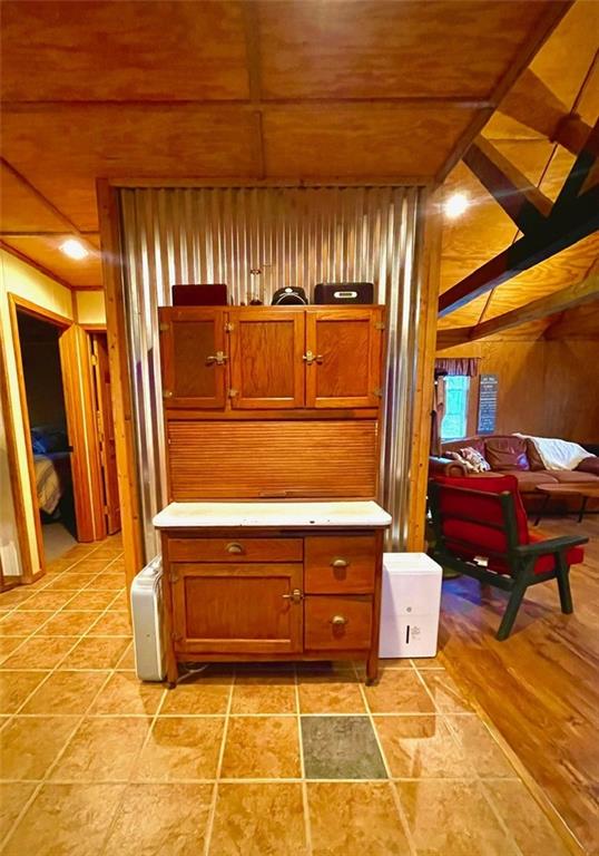 518 SW Lakeside Dr, La Cygne, KS 66040 - detailed view of wooden walls