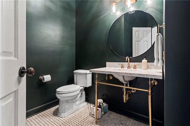 4319 N Mulberry Dr, Kansas City, MO 64116 - half bath with toilet and baseboards