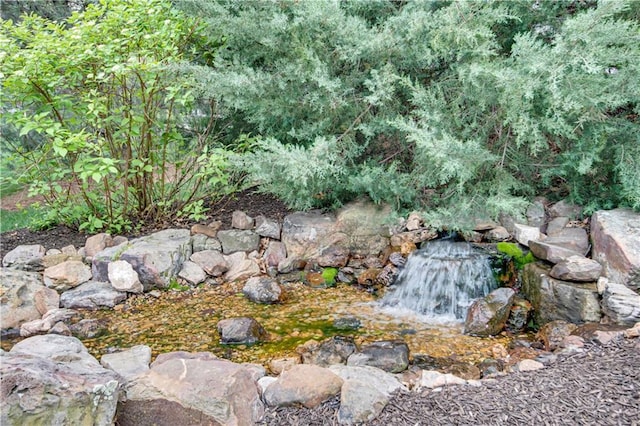 4319 N Mulberry Dr, Kansas City, MO 64116 - view of yard