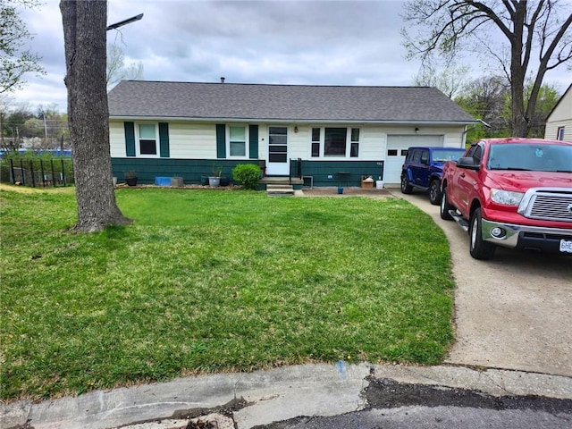 435 NE 41st Ter, Kansas City, MO 64116 - ranch-style house featuring a front yard, an attached garage, a shingled roof, and driveway