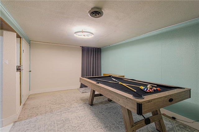 435 NE 41st Ter, Kansas City, MO 64116 - playroom featuring baseboards, a textured ceiling, pool table, and visible vents