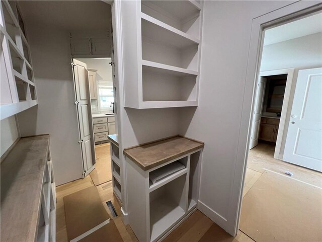 16941 S Brentwood St, Olathe, KS 66062 - view of pantry