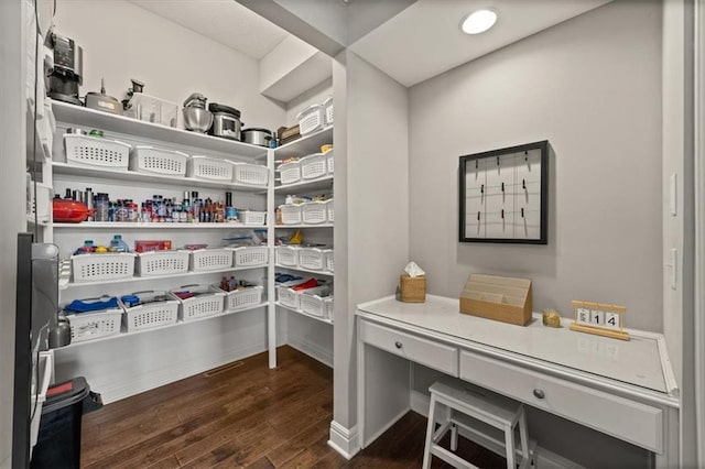 9874 Belmont Dr, Lenexa, KS 66227 - view of pantry