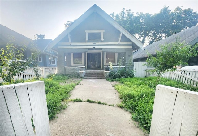 4015 Benton Blvd, Kansas City, MO 64130 - bungalow-style house with covered porch