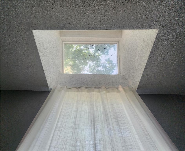 4015 Benton Blvd, Kansas City, MO 64130 - detailed view of a textured wall