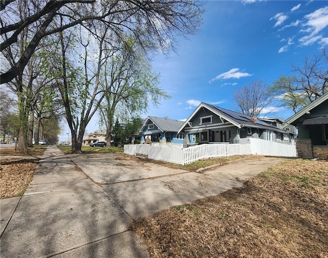4015 Benton Blvd, Kansas City, MO 64130 - view of front of home featuring a porch