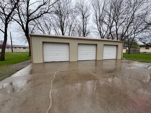 view of detached garage