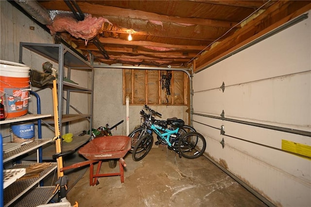 2406 NE 78th Ter, Kansas City, MO 64118 - view of garage