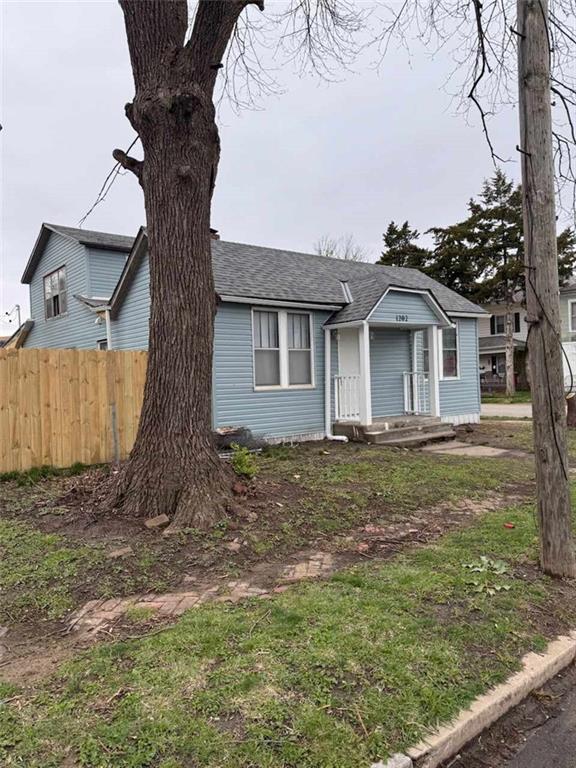 1202 Sacramento St, Saint Joseph, MO 64503 - photo 3