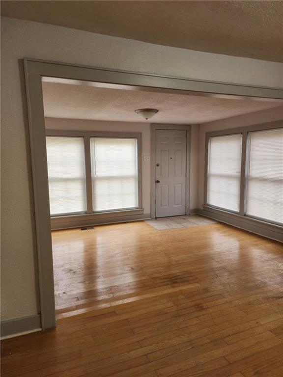 1202 Sacramento St, Saint Joseph, MO 64503 - photo 32