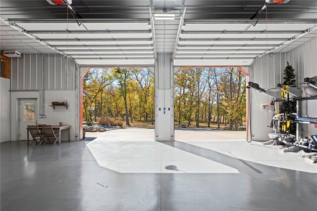 33345 W 95th St, De Soto, KS 66018 - view of garage