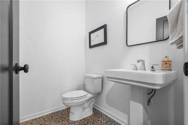 38 Lakeview Ln, Linn Valley, KS 66040 - half bathroom featuring baseboards and toilet