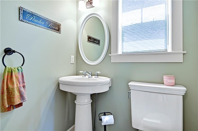 3205 SW Rockbridge Dr, Lees Summit, MO 64081 - view of half bathroom