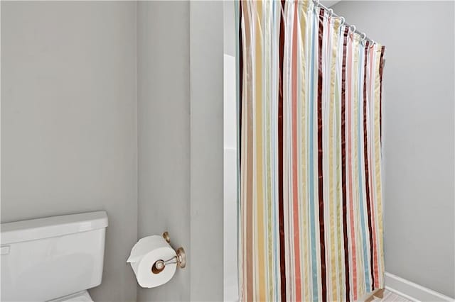 3205 SW Rockbridge Dr, Lees Summit, MO 64081 - full bath with toilet and curtained shower