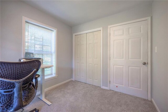 1610 E 37th St, Kansas City, MO 64109 - carpeted office space with baseboards