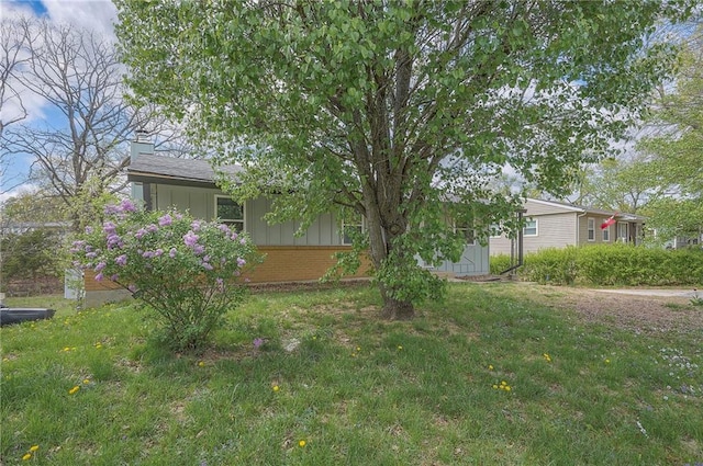 626 N 83rd Ter, Kansas City, KS 66112 - view of yard