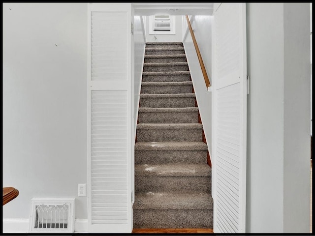 165 S Miami Ave, Marshall, MO 65340 - staircase with visible vents