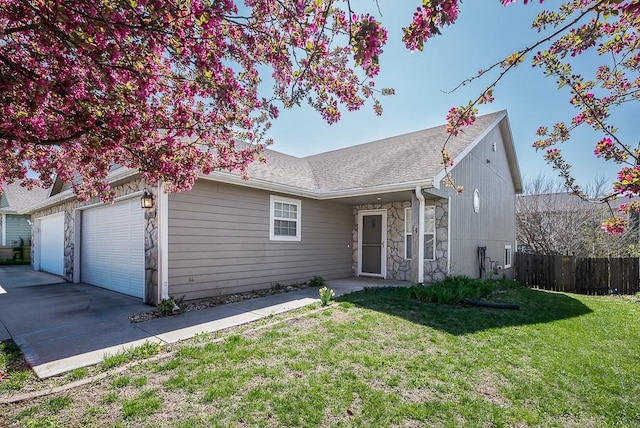 1950 Jackson Dr, Tonganoxie, KS 66086 - photo 1