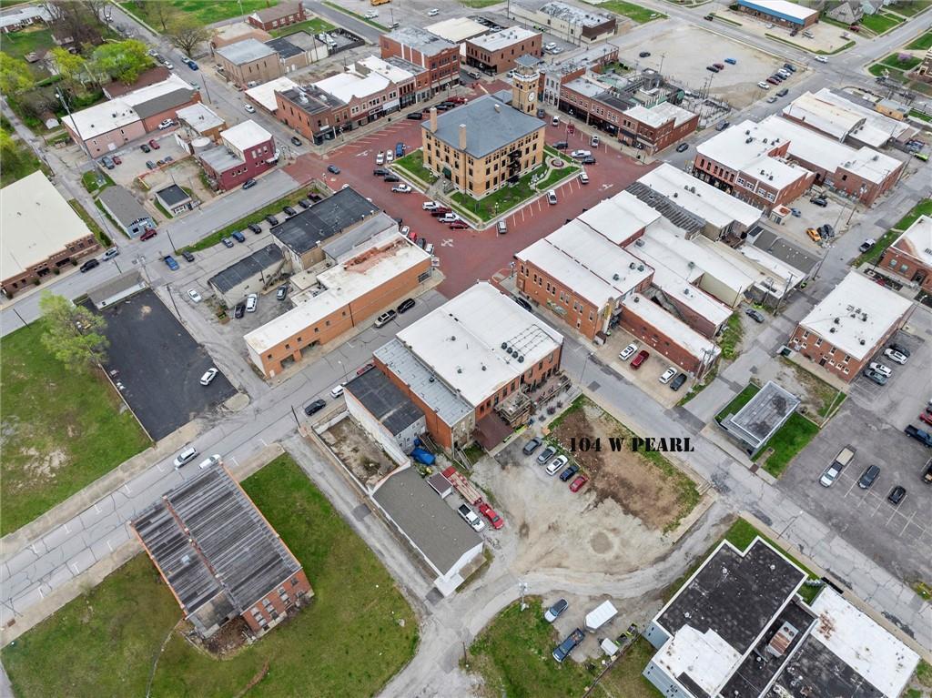104 W Pearl St, Harrisonville, MO 64701 - photo 1