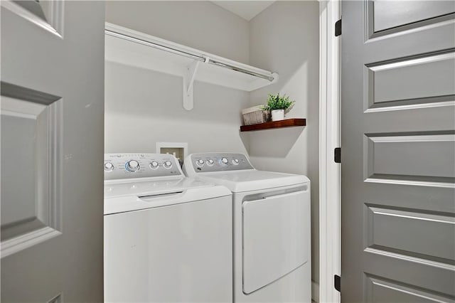 10300 W 174th St, Overland Park, KS 66221 - laundry area featuring independent washer and dryer