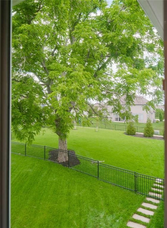 10300 W 174th St, Overland Park, KS 66221 - view of yard