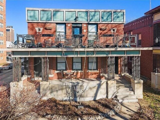 220 W Armour Blvd, Kansas City, MO 64111 - photo 1
