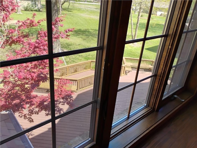 724 Village Dr, Girard, KS 66743 - view of doorway
