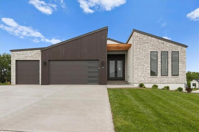 2226 SW Crown Dr, Lees Summit, MO 64082 - photo 1