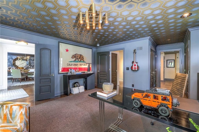 interior space featuring an inviting chandelier, ornamental molding, wood finished floors, and visible vents