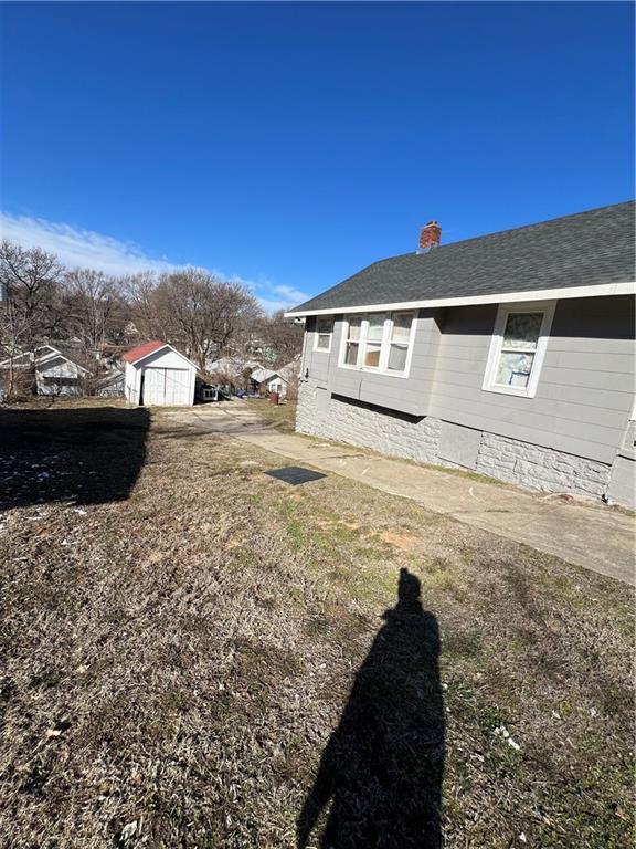 324 Bellaire Ave, Kansas City, MO 64123 - photo 16