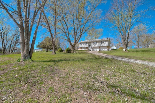 view of green lawn