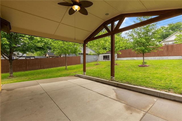 805 N 18th St, Kansas City, KS 66102 - view of patio / terrace featuring a ceiling fan and an outdoor structure