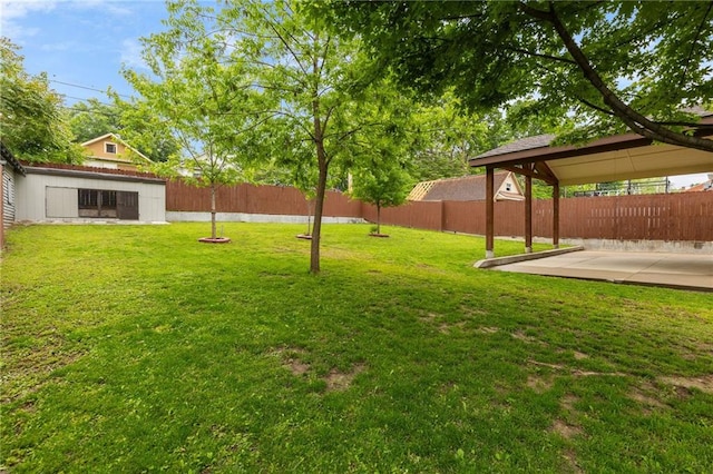 805 N 18th St, Kansas City, KS 66102 - view of yard with a patio