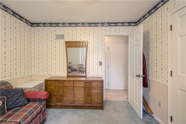 13605 W 48th St, Shawnee, KS 66216 - living area featuring wallpapered walls and carpet flooring