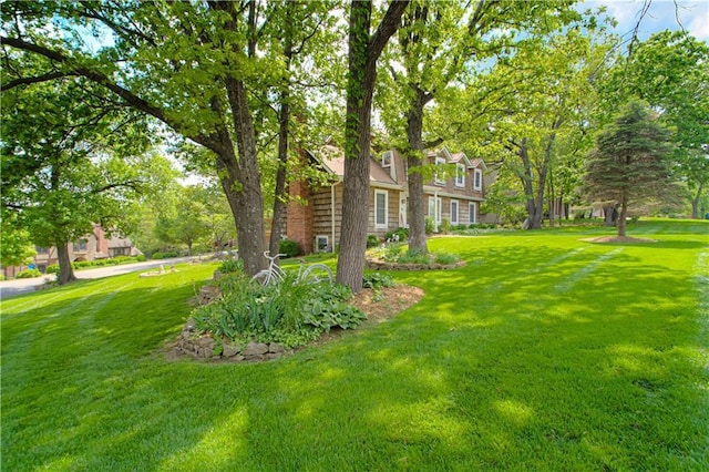 13605 W 48th St, Shawnee, KS 66216 - view of green lawn