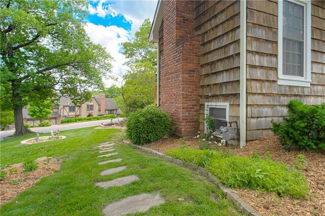 13605 W 48th St, Shawnee, KS 66216 - view of grassy yard