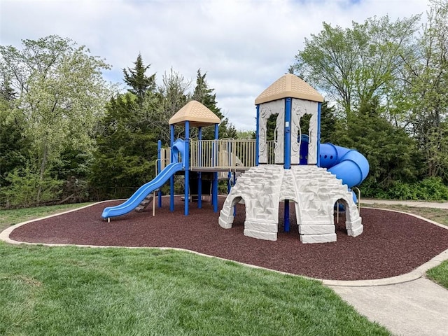 8016 Round Prairie St, Shawnee, KS 66220 - community play area featuring a yard