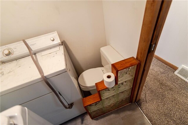 717 Y St, Atchison, KS 66002 - half bathroom with toilet