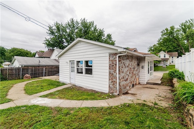 717 Y St, Atchison, KS 66002 - view of outdoor structure