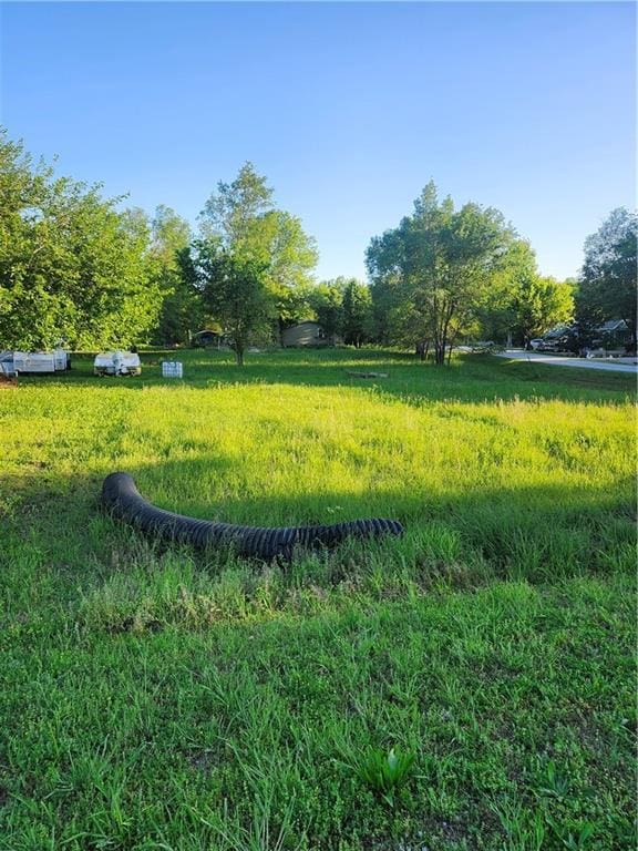 38 Woodland Ln, Linn Valley, KS 66040