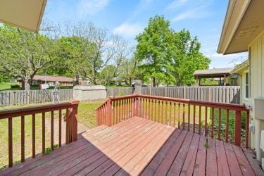 11930 Charlotte St, Kansas City, MO 64146 - view of deck