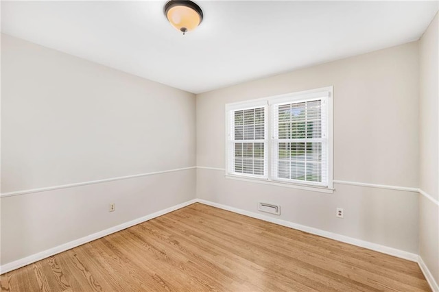 3600 W 48th St, Roeland Park, KS 66205 - empty room featuring light wood-type flooring and baseboards