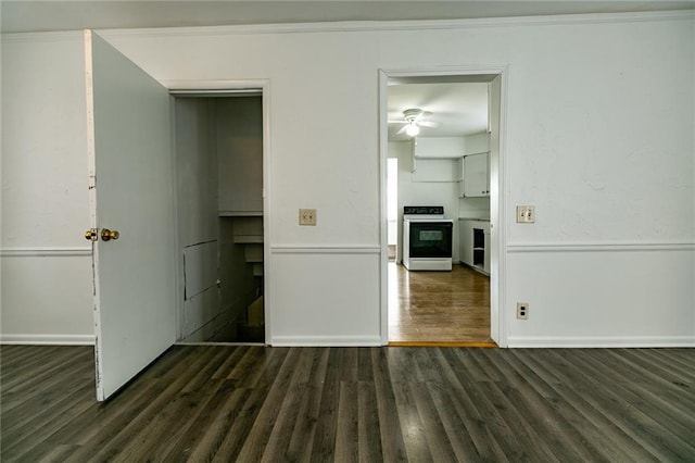 6936 Kensington Ave, Kansas City, MO 64132 - interior space featuring wood finished floors and baseboards
