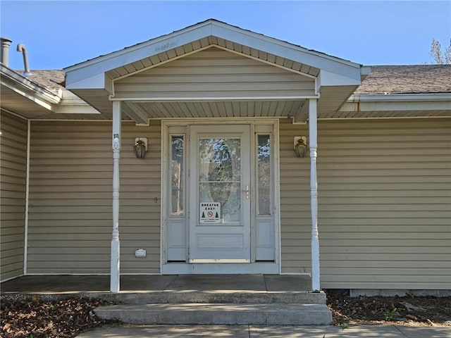 415 N Western St, Girard, KS 66762 - view of exterior entry