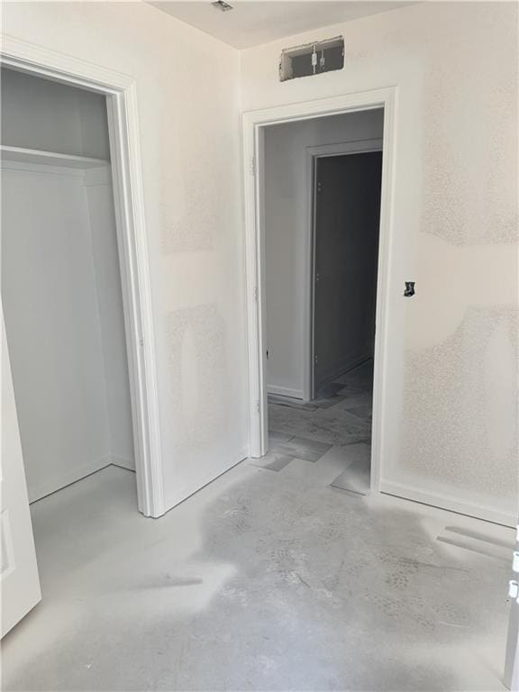 2107 Brook Ridge Cir, Tonganoxie, KS 66086 - hall with concrete flooring