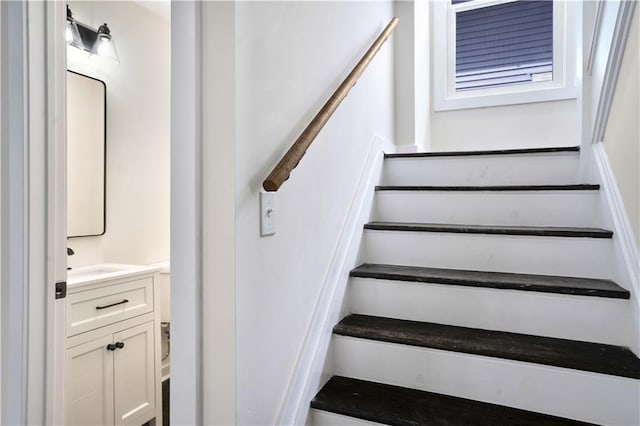 3009 Campbell St, Kansas City, MO 64109 - view of stairs