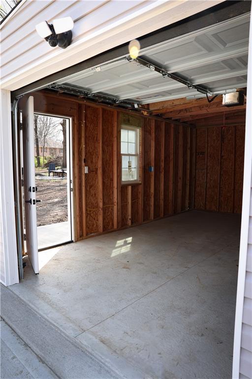 5606 N Indiana Ave, Kansas City, MO 64119 - view of garage