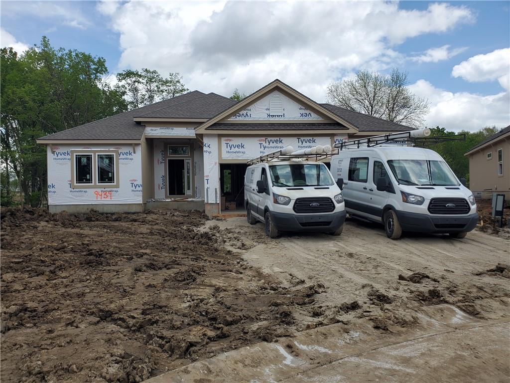9439 N Belton Ave, Kansas City, MO 64154 - property under construction featuring roof with shingles